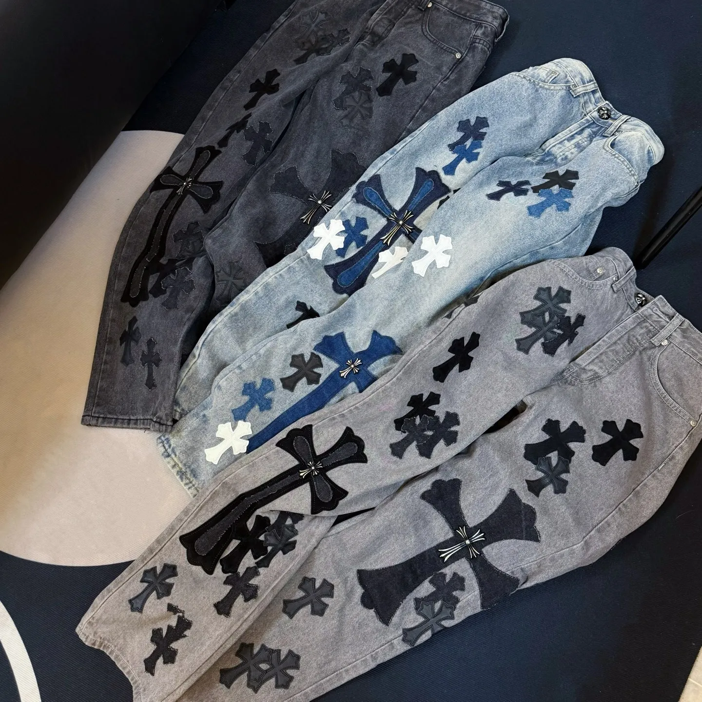 P310 Style number: D340 Chrome hearts M (about 120 pounds) L (about 140 pounds) XL (about 165 pounds) XXL (about 185 pounds)